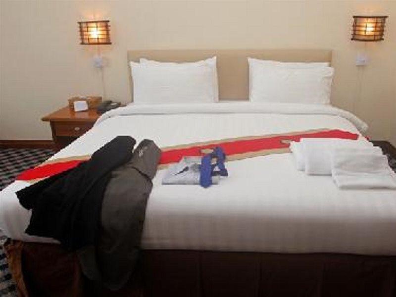 Asia Plaza Hotel Rangun Kültér fotó