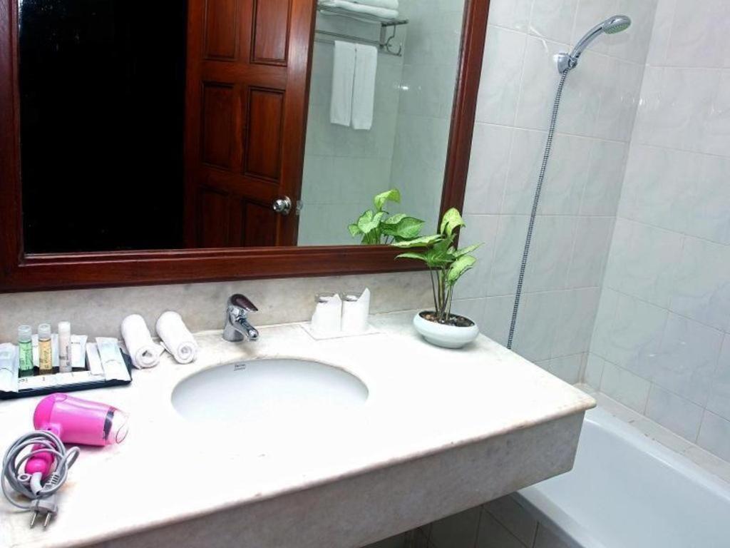Asia Plaza Hotel Rangun Kültér fotó