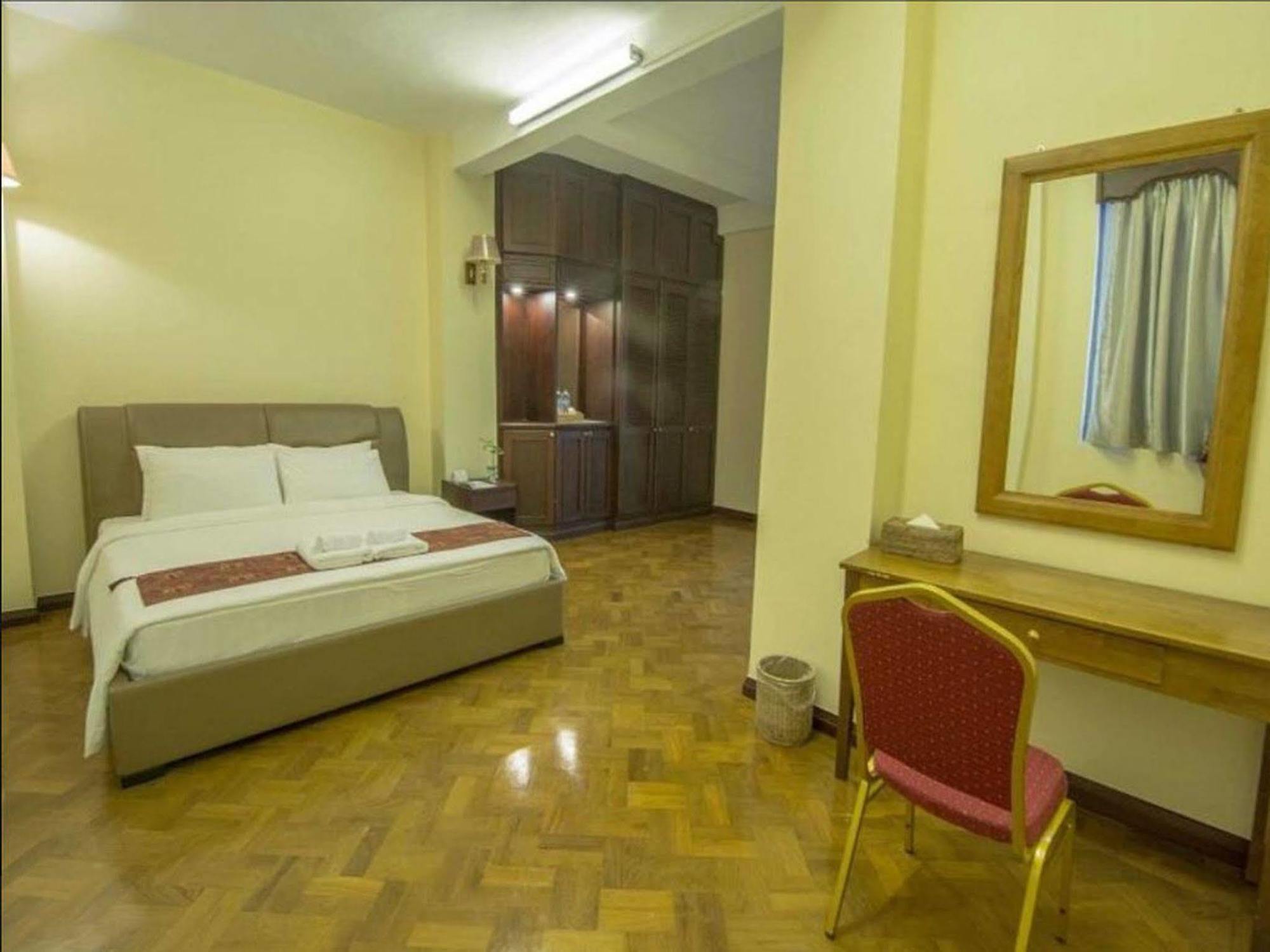 Asia Plaza Hotel Rangun Kültér fotó