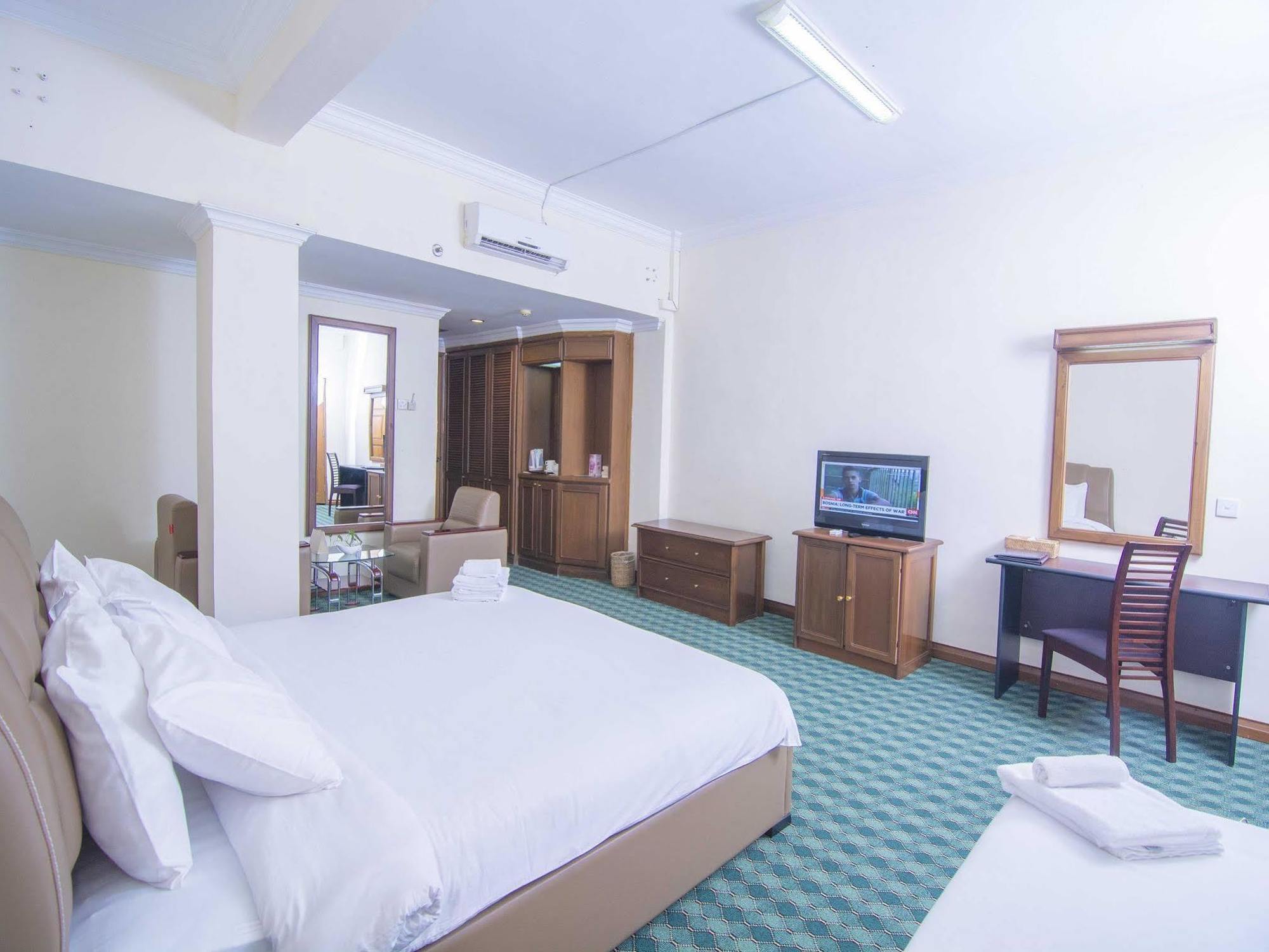 Asia Plaza Hotel Rangun Kültér fotó