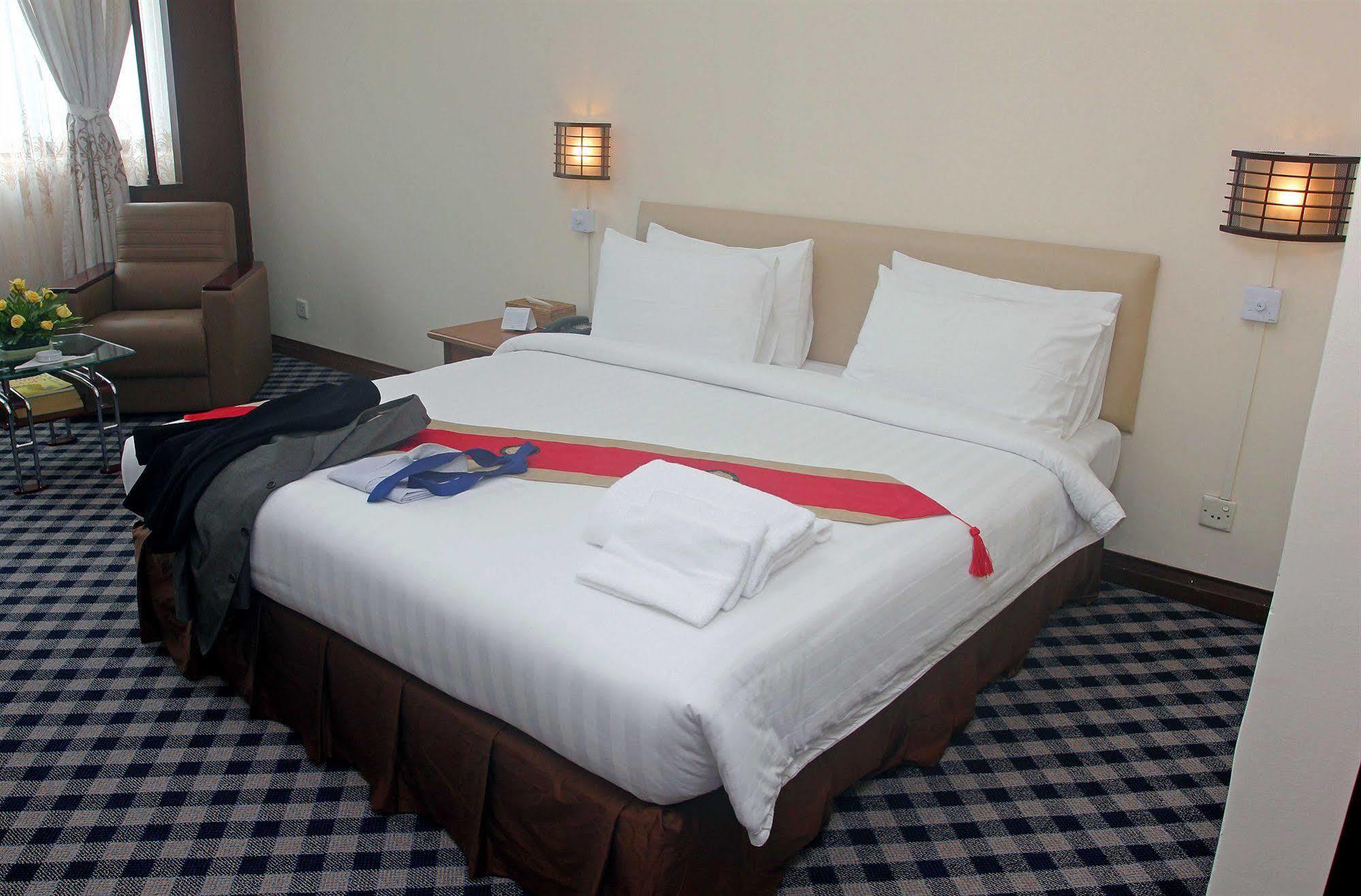 Asia Plaza Hotel Rangun Kültér fotó