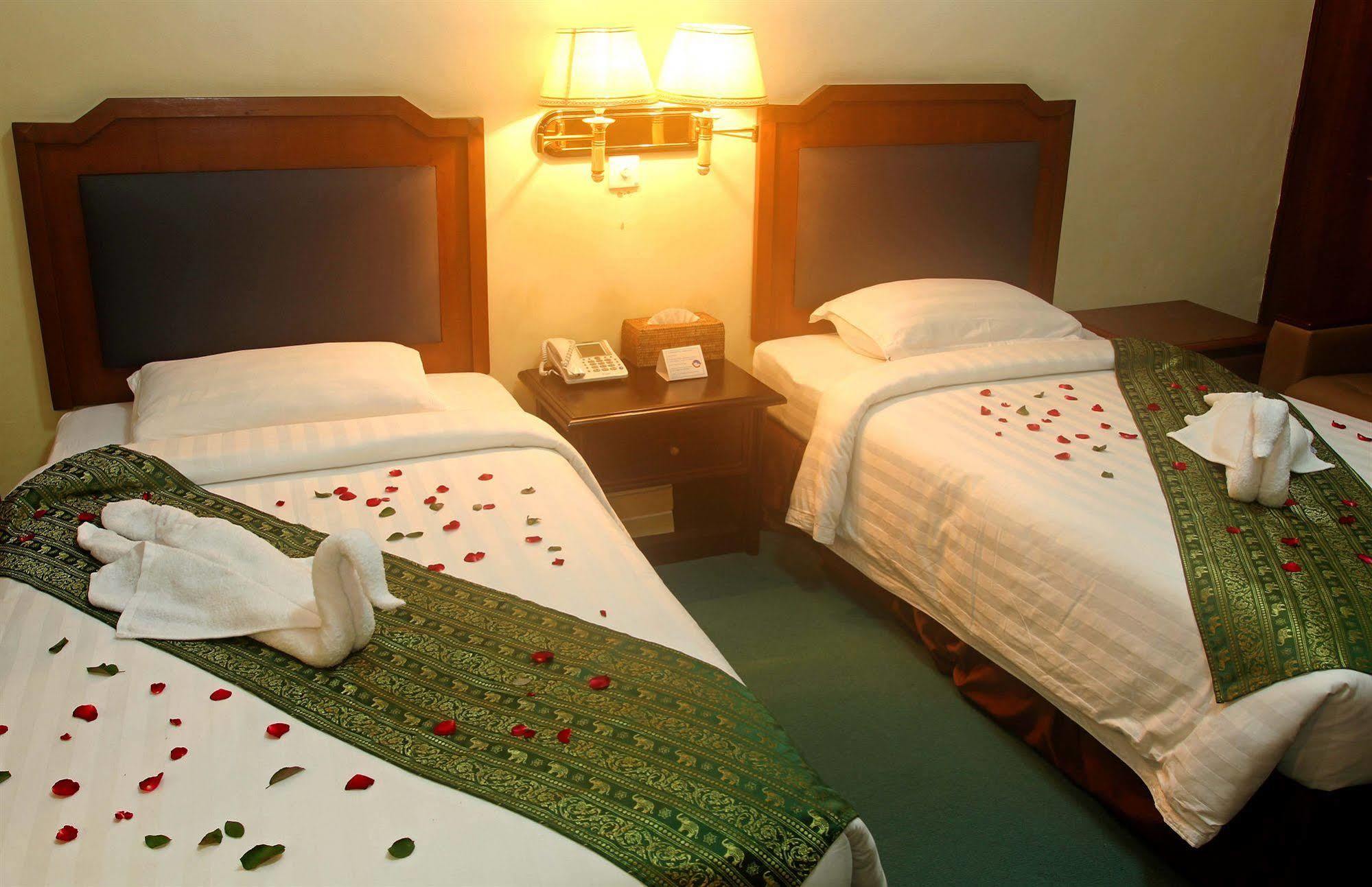 Asia Plaza Hotel Rangun Kültér fotó