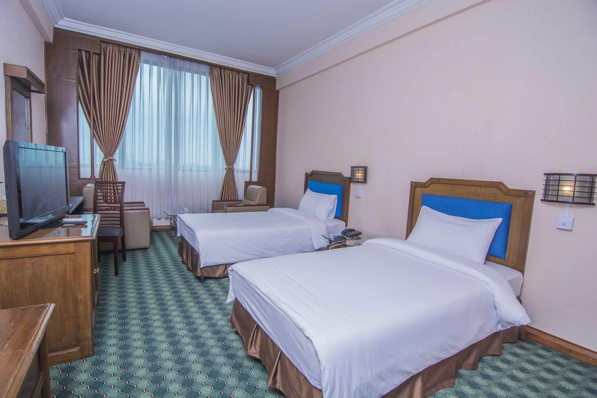 Asia Plaza Hotel Rangun Kültér fotó