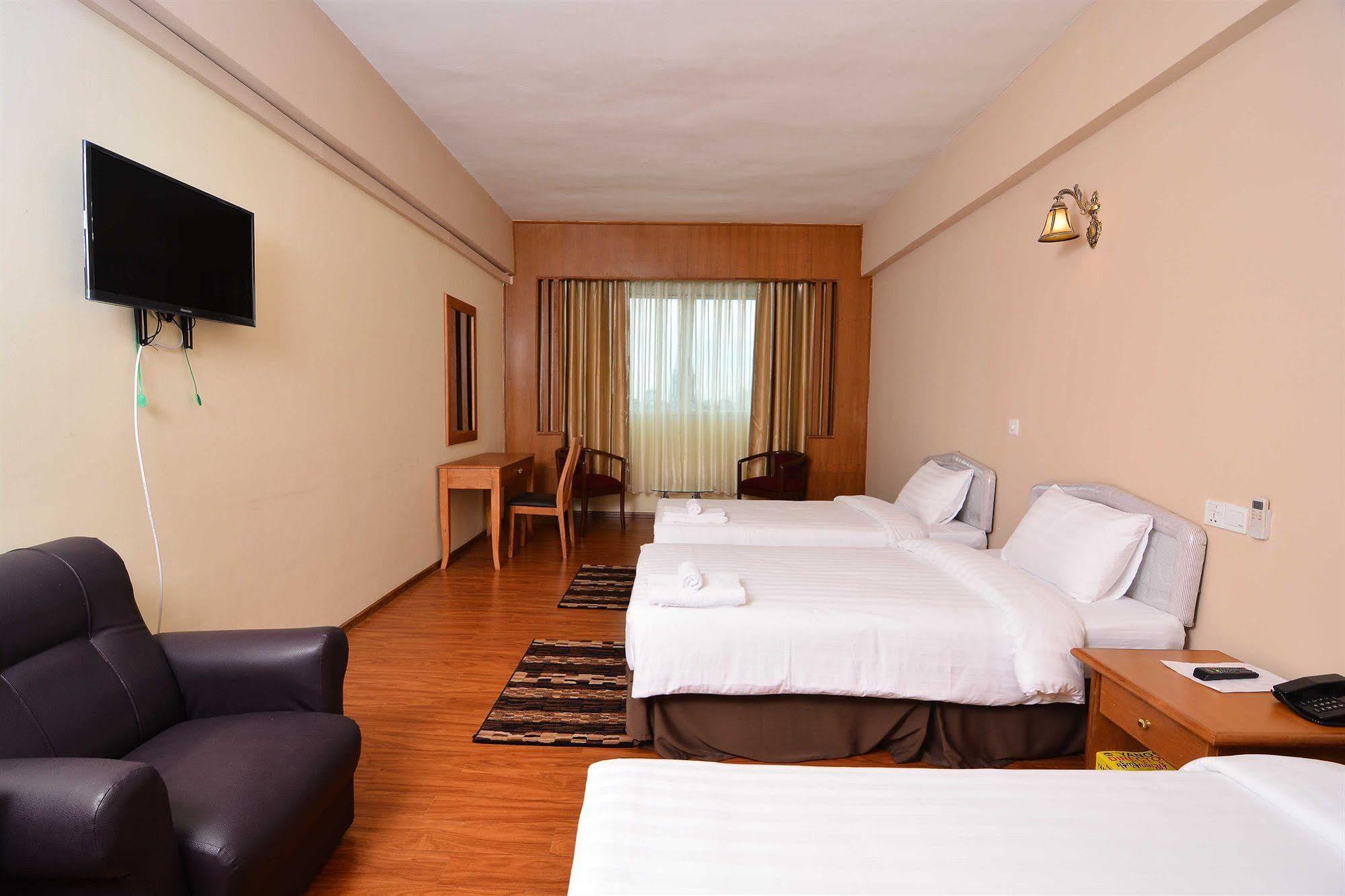 Asia Plaza Hotel Rangun Kültér fotó